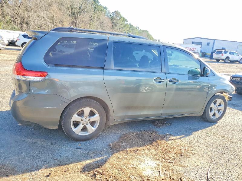 Photo 3 from auction – 2014 TOYOTA SIENNA LE with VIN 5TDKK3DC1ES418757
