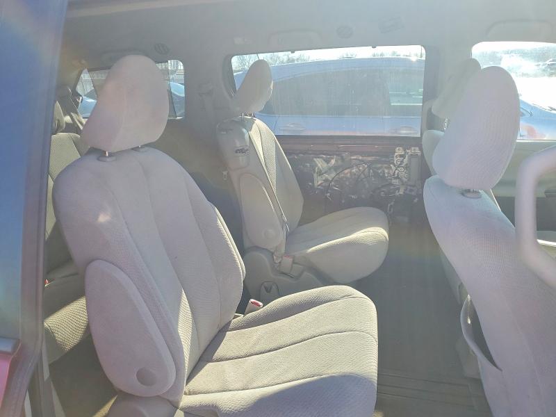 Photo 11 from auction – 2014 TOYOTA SIENNA LE with VIN 5TDKK3DC5ES460915