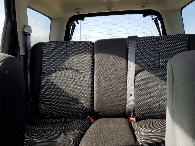 Photo 10 from auction – 2005 MAZDA TRIBUTE S with VIN 4F2YZ04165KM65079