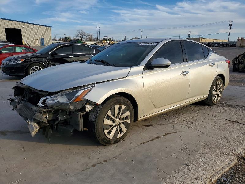 NISSAN ALTIMA 2019 with VIN 1N4BL4BV9KC213097 - Photo from auction