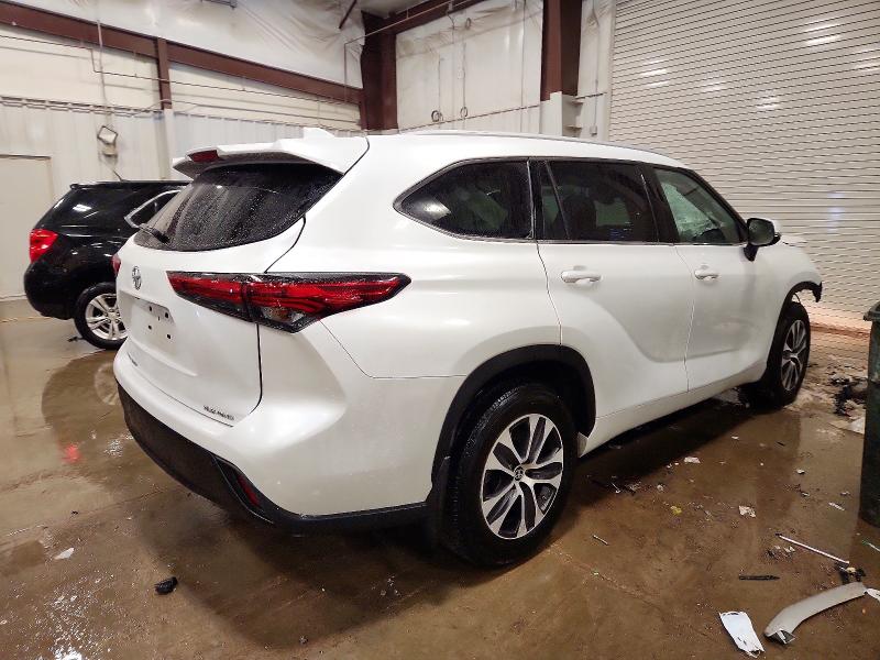 Photo 3 from auction – 2022 TOYOTA HIGHLANDER with VIN 5TDGZRBH6NS232764