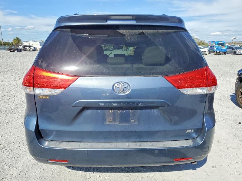 Photo 6 from auction – 2014 TOYOTA SIENNA XLE with VIN 5TDYK3DC0ES509948