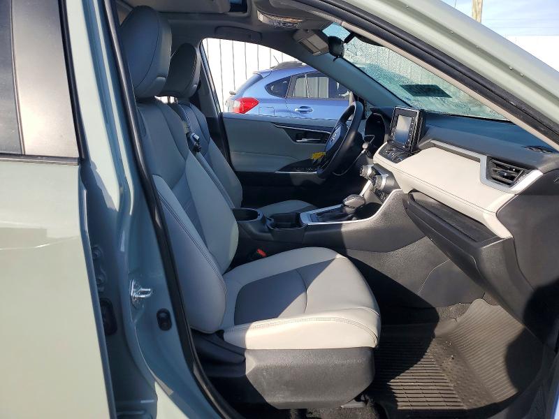 Photo 7 from auction – 2021 TOYOTA RAV4 XLE P with VIN 2T3C1RFV9MW164169