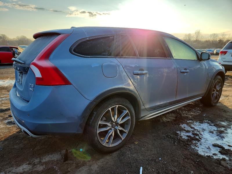 Photo 3 from auction – 2018 VOLVO V60 CROSS with VIN YV440MWK4J2042918