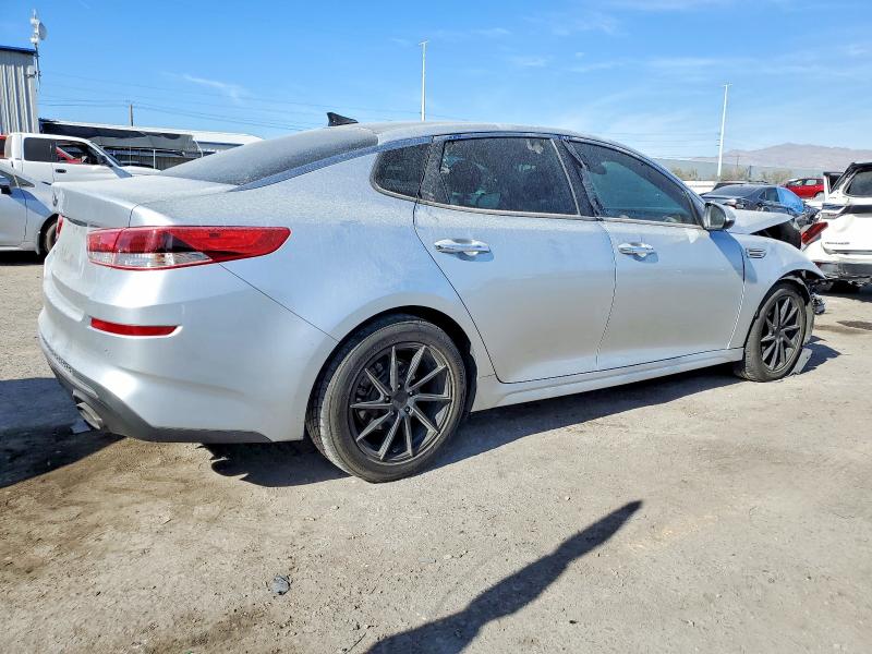 Photo 3 from auction – 2019 KIA OPTIMA LX with VIN 5XXGT4L33KG299861
