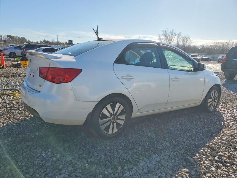Photo 3 from auction – 2013 KIA FORTE with VIN KNAFU4A28D5670679