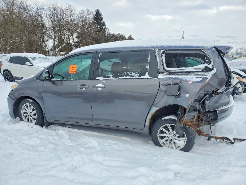 Photo 2 from auction – 2011 TOYOTA SIENNA LE with VIN 5TDKK3DC5BS060395