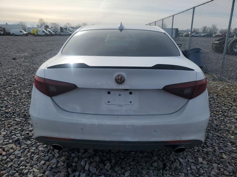 Photo 6 from auction – 2018 ALFA ROMEO GIULIA with VIN ZARFAEDN1J7586331