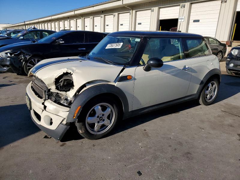MINI COOPER 2010 with VIN WMWMF3C54ATZ24138 - Photo from auction