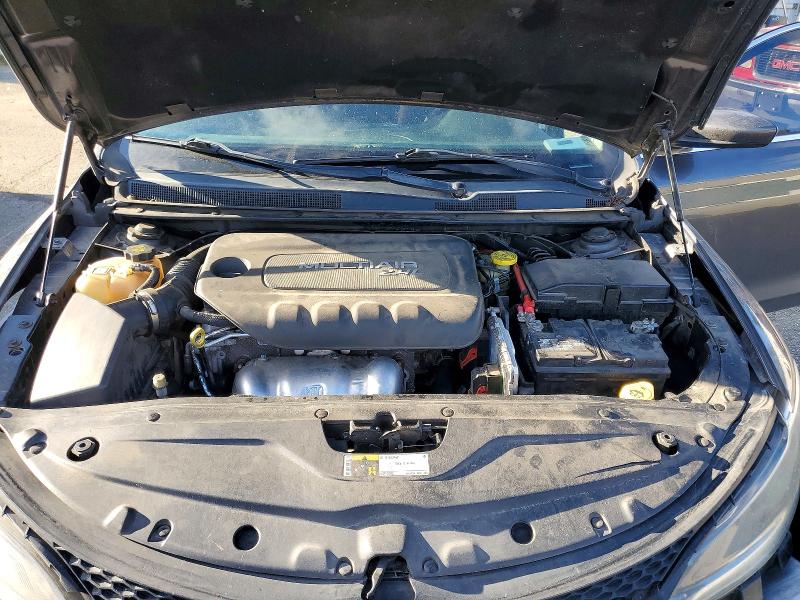 Photo 11 from auction – 2015 CHRYSLER 200 LIMITE with VIN 1C3CCCABXFN619341