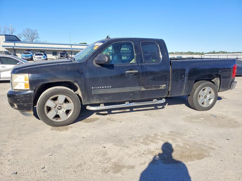 CHEVROLET SILVERADO 2011 with VIN 1GCRCSE03BZ139847 - Photo from auction