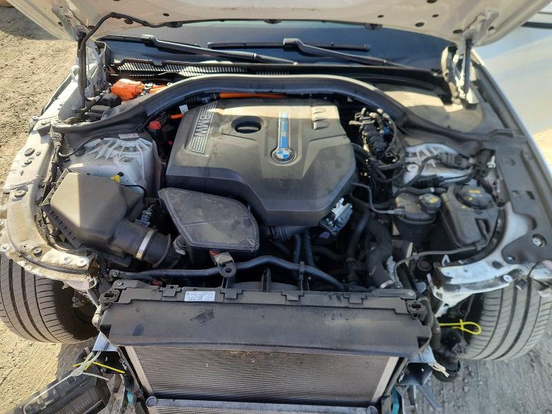 Photo 11 from auction – 2018 BMW 530E with VIN WBAJA9C55JG623262