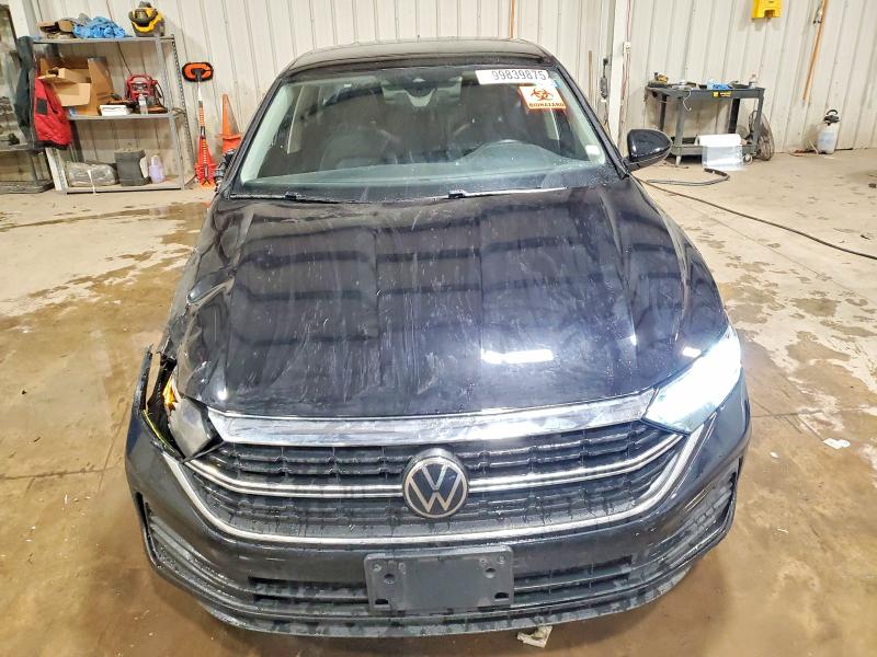 Photo 5 from auction – 2024 VOLKSWAGEN JETTA with VIN 3VW7M7BU6RM018098