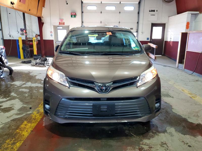 Photo 5 from auction – 2018 TOYOTA SIENNA XLE with VIN 5TDYZ3DC5JS955454
