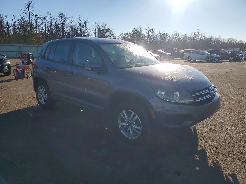 Photo 4 from auction – 2012 VOLKSWAGEN TIGUAN S with VIN WVGAV7AX7CW006272