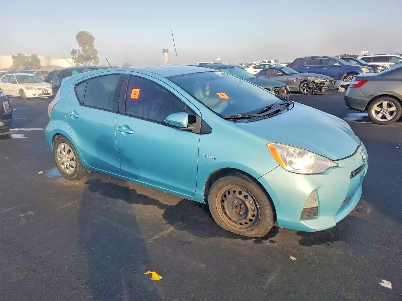 Photo 4 from auction – 2012 TOYOTA PRIUS C with VIN JTDKDTB33C1028380
