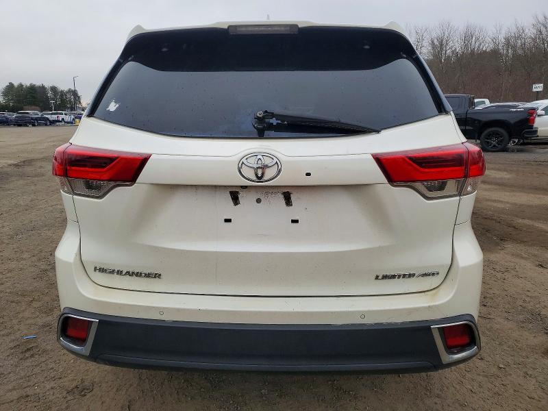 Photo 6 from auction – 2018 TOYOTA HIGHLANDER with VIN 5TDDZRFH3JS496631