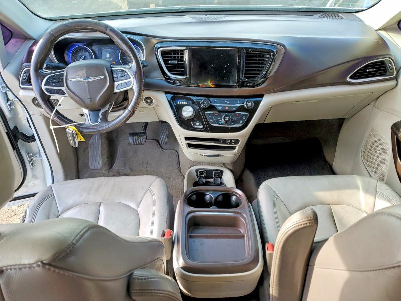 Photo 8 from auction – 2017 CHRYSLER PACIFICA T with VIN 2C4RC1BG5HR702976