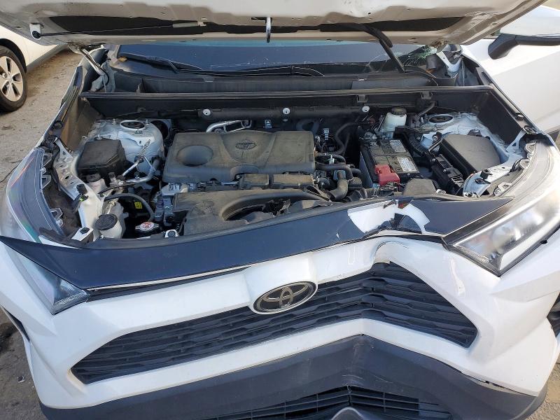 Photo 12 from auction – 2021 TOYOTA RAV4 XLE with VIN 2T3W1RFV2MC168529
