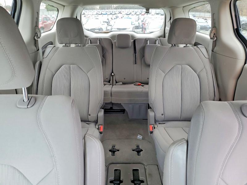 Photo 10 from auction – 2018 CHRYSLER PACIFICA T with VIN 2C4RC1FG9JR352266