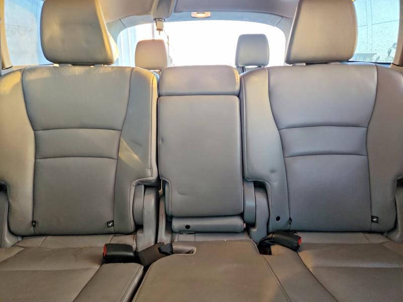 Photo 10 from auction – 2017 HONDA PILOT TOUR with VIN 5FNYF5H98HB032189