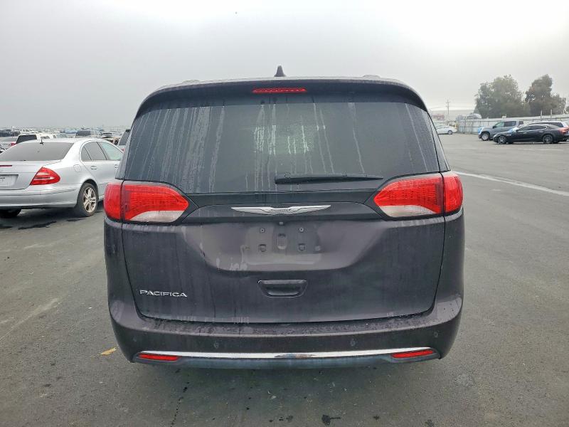 Photo 6 from auction – 2017 CHRYSLER PACIFICA T with VIN 2C4RC1BG4HR633567