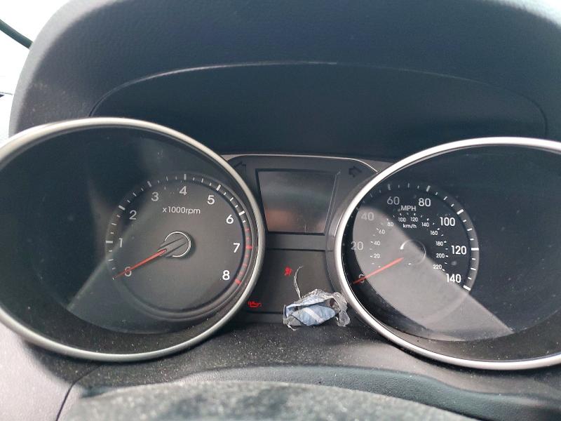 Photo 9 from auction – 2011 HYUNDAI TUCSON with VIN KM8JU3AC9BU273125