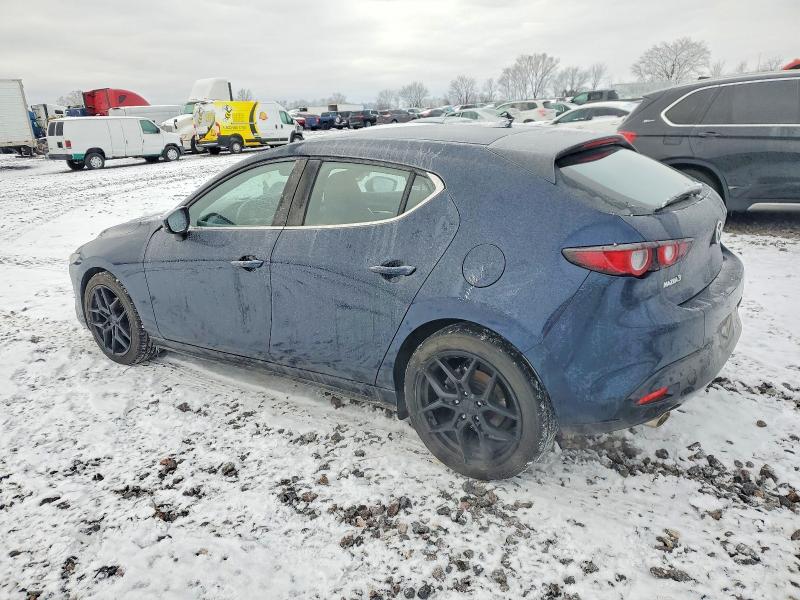Photo 2 from auction – 2020 MAZDA 3 PREFERRE with VIN JM1BPAMM7L1167705
