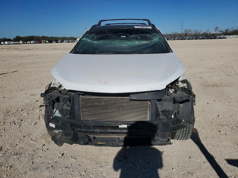 Photo 5 from auction – 2018 HYUNDAI SANTA FE S with VIN 5NMZU3LB4JH065042