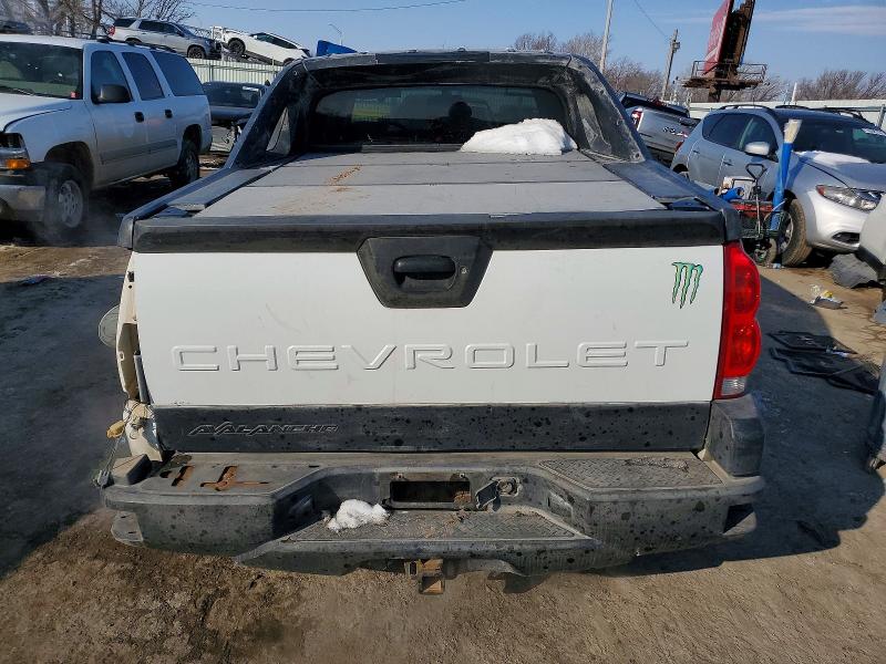 Photo 6 from auction – 2002 CHEVROLET AVALANCHE with VIN 3GNEK13T92G229634