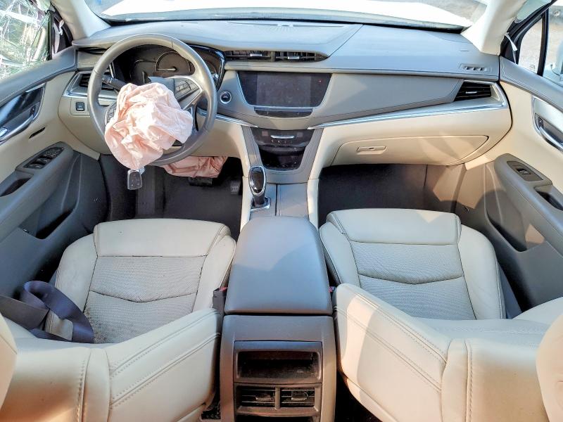 Photo 8 from auction – 2018 CADILLAC XT5 with VIN 1GYKNCRS8JZ182473