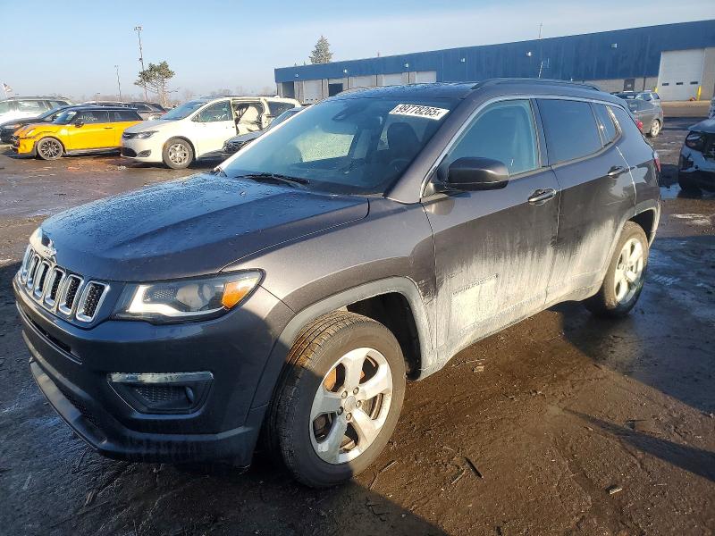 JEEP COMPASS 2018 with VIN 3C4NJDBB3JT331863 - Photo from auction
