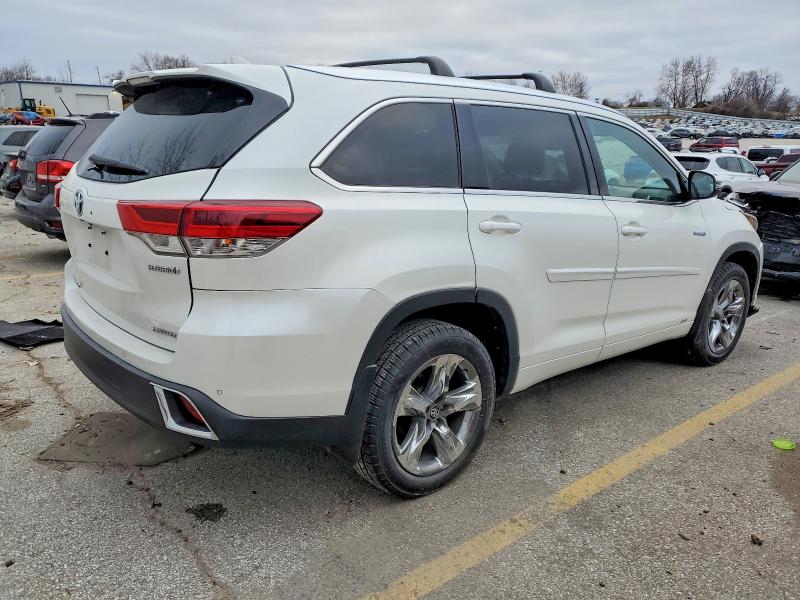 Photo 3 from auction – 2018 TOYOTA HIGHLANDER with VIN 5TDDGRFH8JS050920