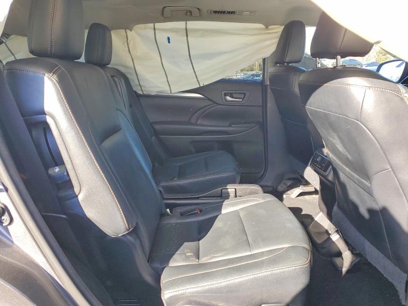 Photo 11 from auction – 2017 TOYOTA HIGHLANDER with VIN 5TDJZRFH4HS363177