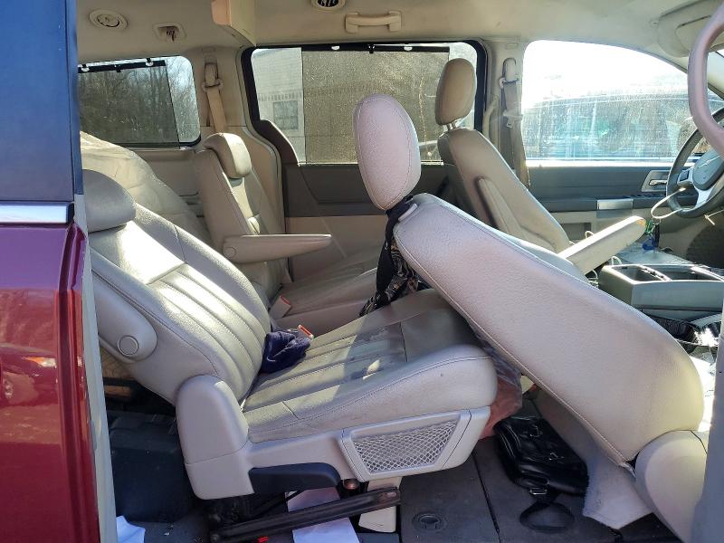 Photo 11 from auction – 2008 CHRYSLER TOWN & COU with VIN 2A8HR54PX8R744776