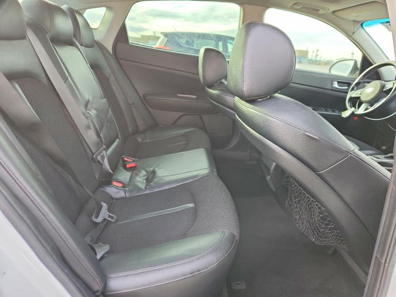 Photo 10 from auction – 2019 KIA OPTIMA LX with VIN 5XXGT4L38KG306979