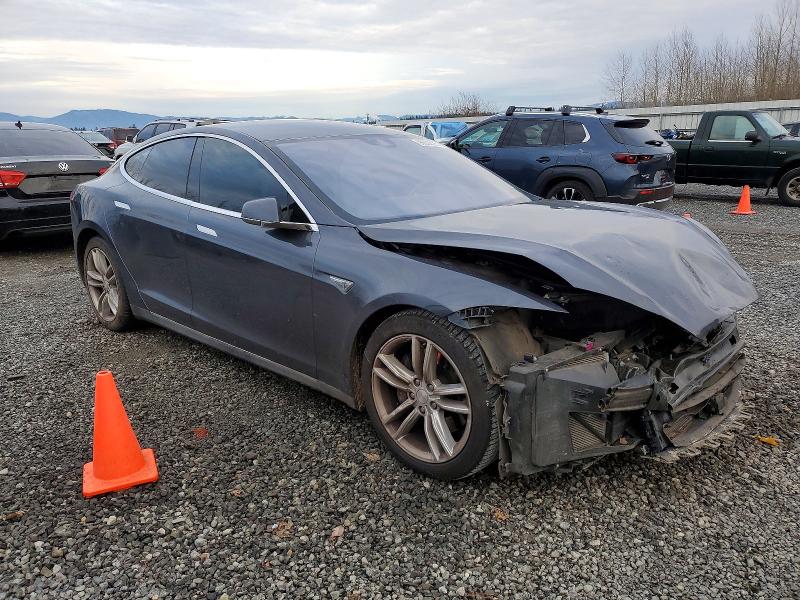Photo 4 from auction – 2015 TESLA MODEL S with VIN 5YJSA1E2XFF118153