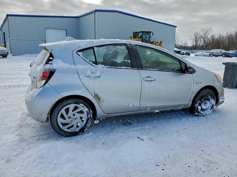 Photo 3 from auction – 2015 TOYOTA PRIUS C with VIN JTDKDTB35F1112429