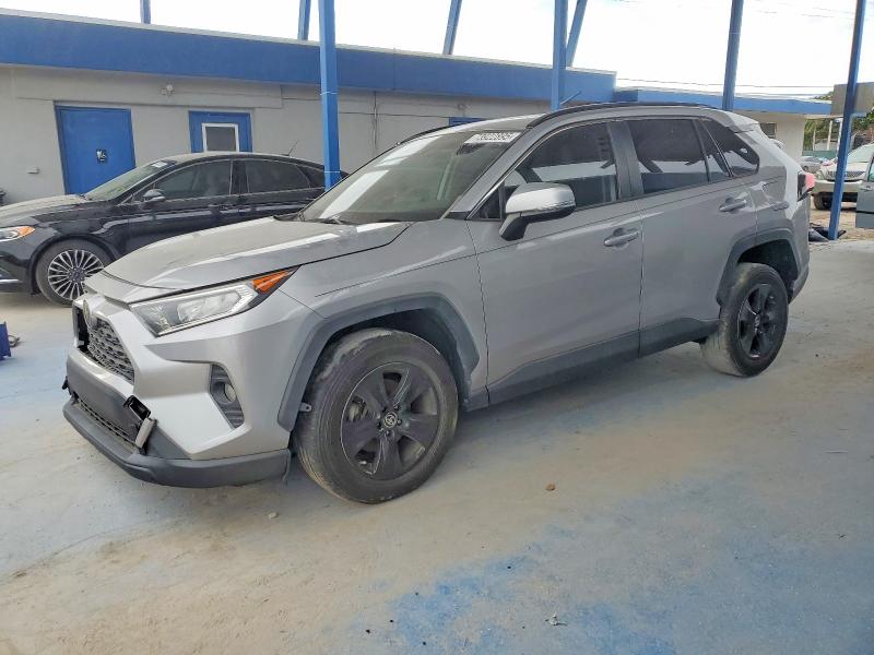 Photo 1 from auction – 2019 TOYOTA RAV4 XLE with VIN JTMW1RFV2KD036489