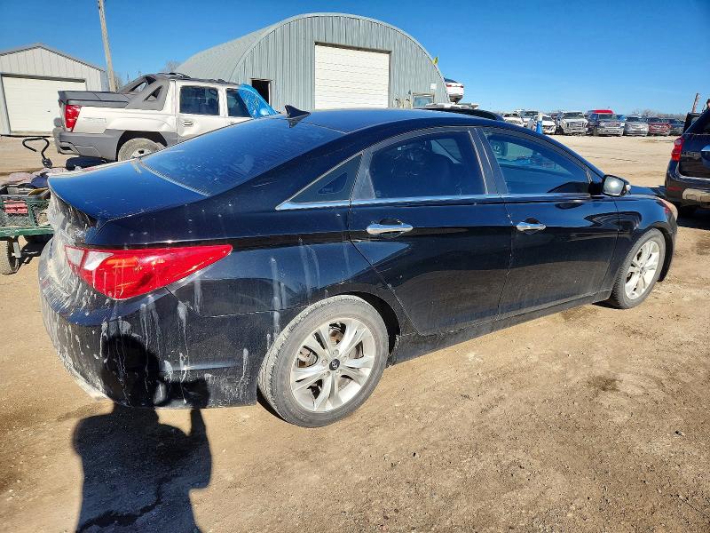 Photo 3 from auction – 2011 HYUNDAI SONATA with VIN 5NPEC4AB0BH308358