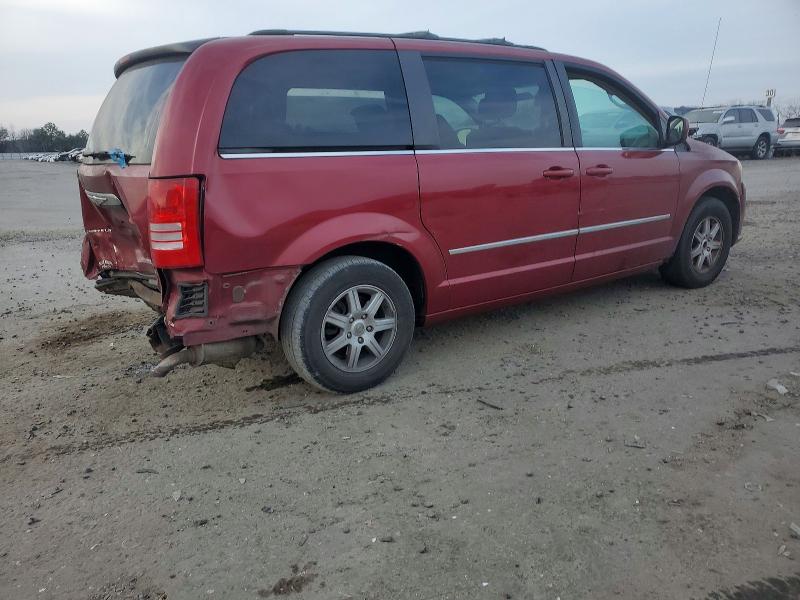 Photo 3 from auction – 2010 CHRYSLER TOWN & COU with VIN 2A4RR5D10AR319462