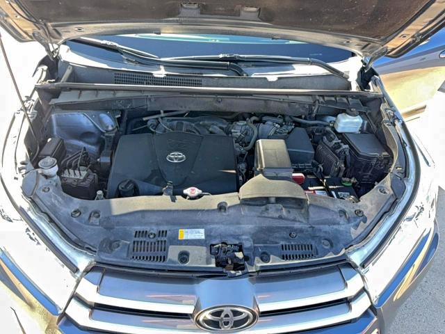 Photo 7 from auction – 2019 TOYOTA HIGHLANDER with VIN 5TDZZRFH6KS367791