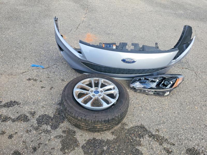 Photo 13 from auction – 2022 FORD ESCAPE SE with VIN 1FMCU0G60NUC03879