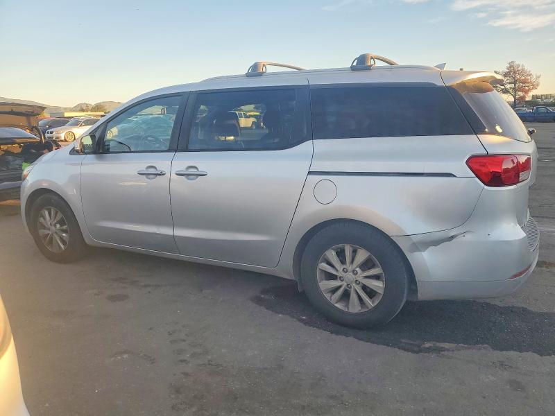 Photo 2 from auction – 2015 KIA SEDONA LX with VIN KNDMB5C14F6045073