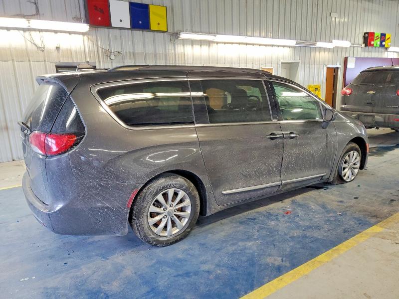 Photo 3 from auction – 2017 CHRYSLER PACIFICA T with VIN 2C4RC1BG9HR524571