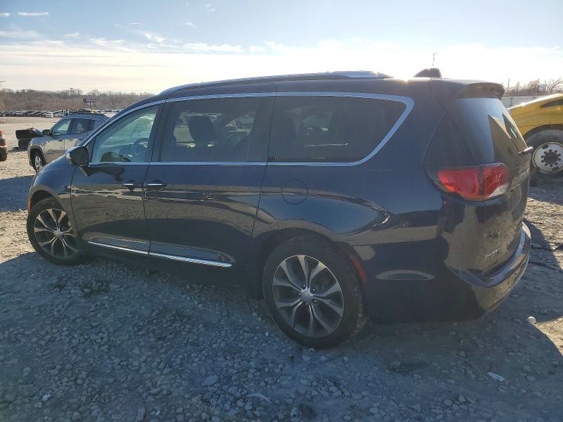 Photo 2 from auction – 2017 CHRYSLER PACIFICA L with VIN 2C4RC1GG6HR725725