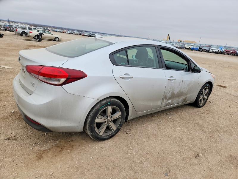 Photo 3 from auction – 2018 KIA FORTE with VIN 3KPFL4A78JE274818
