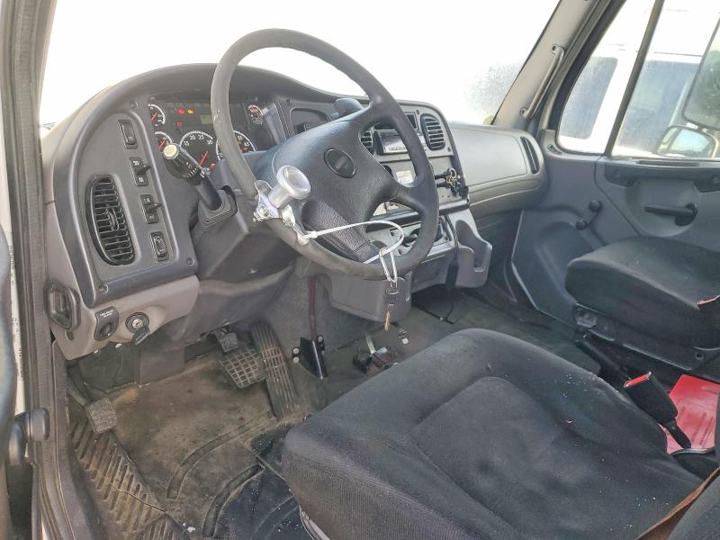 Photo 8 from auction – 2015 FREIGHTLINER M2 BOX TRUCK with VIN 1FVACWDU6FHGS8108