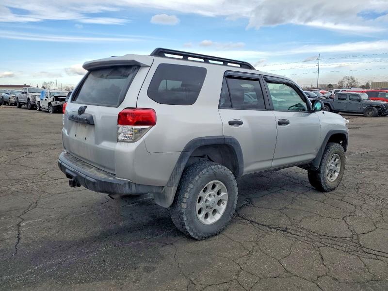 Zdjęcie 3 z aukcji – 2010 TOYOTA 4RUNNER SR z VIN JTEBU5JR2A5032455