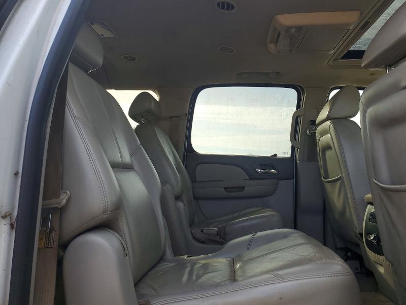 Photo 11 from auction – 2007 CHEVROLET SUBURBAN with VIN 1GNFC16J77J189331